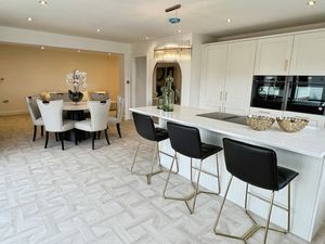 Kitchen- click for photo gallery